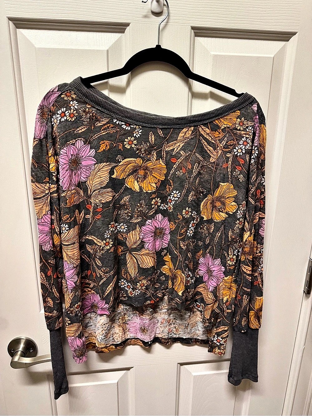 Pilcro Moira Floral Thermal Top Gray & Pink